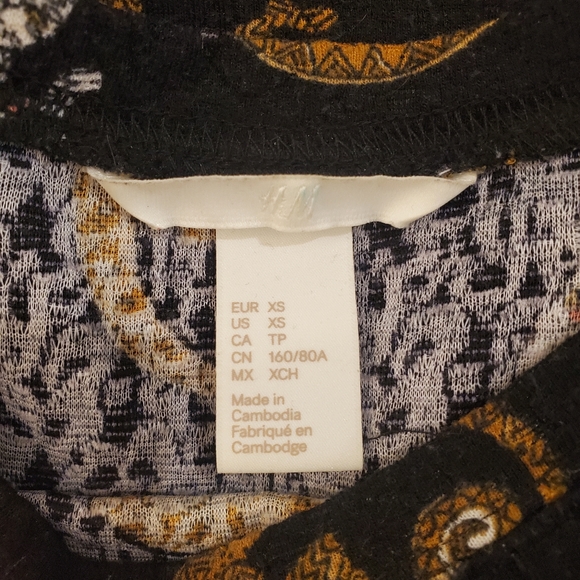 H&M Black Iguana Jumper (XS) - Picture 4 of 4